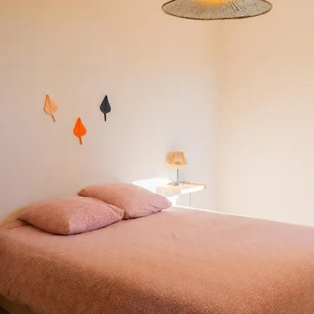 Belle Provencale Avec Piscine Privee 카르쿠에이란느