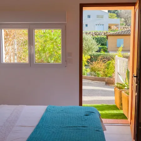 Belle Provencale Avec Piscine Privee * 카르쿠에이란느