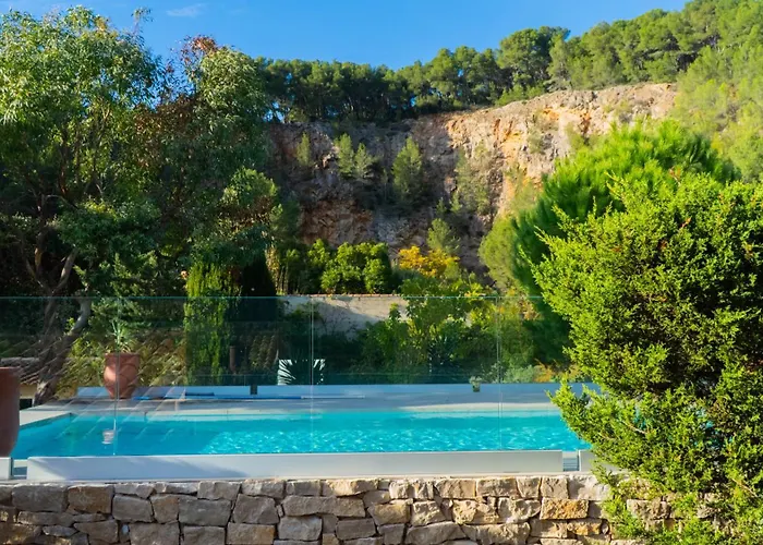 Belle Provencale Avec Piscine Privee * 카르쿠에이란느