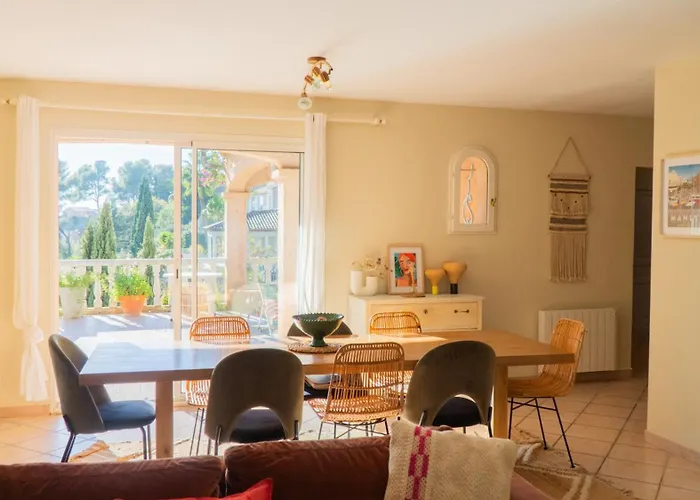 Belle Provencale Avec Piscine Privee * 카르쿠에이란느